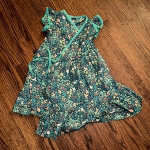 Tea size 4 wrap/snap dress